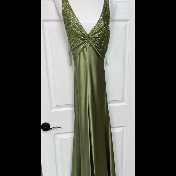 Cache green floor length gown - Picture 2 of 4